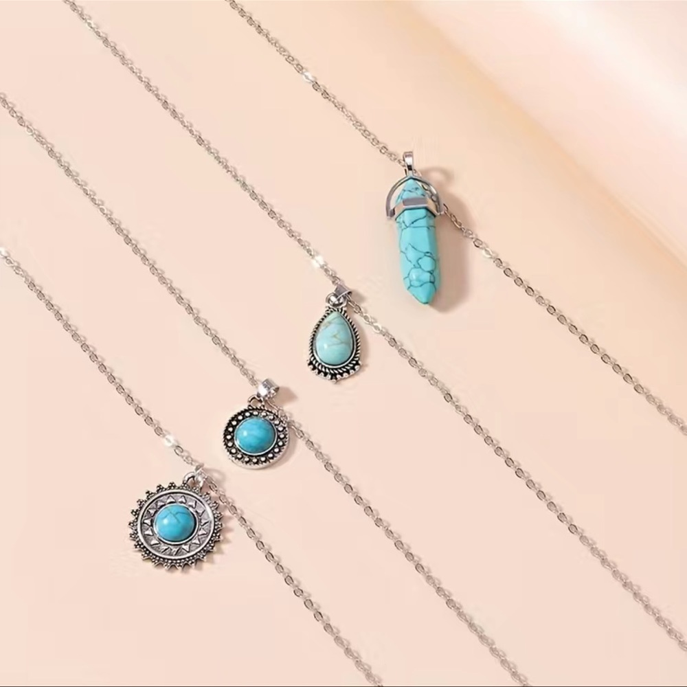 Cute 4 pc Women's Necklace - Picture 2 of 10
